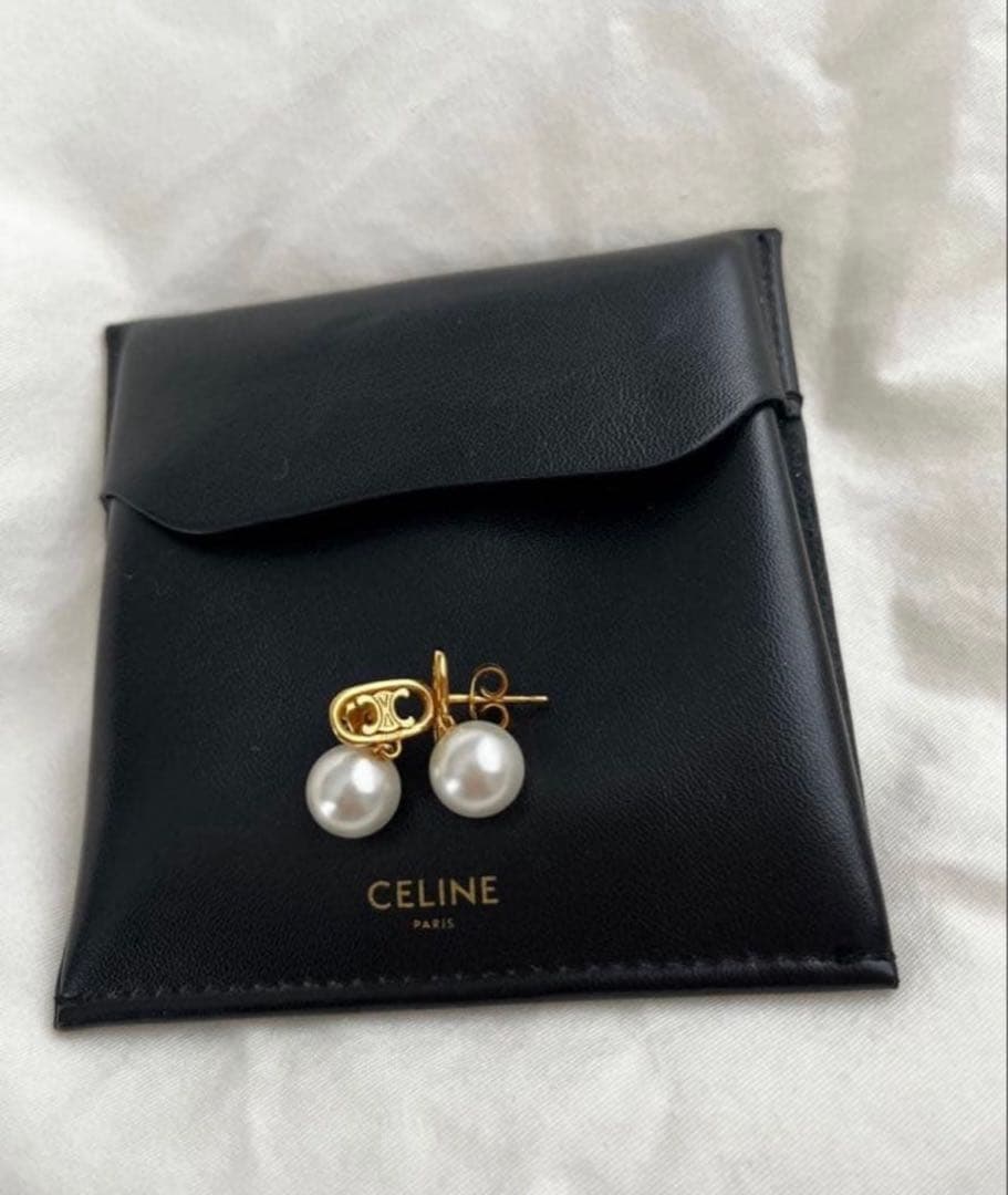 c*l様 CELINEセリーヌ マイヨントリオンフ パールイヤリング ピアスゴー