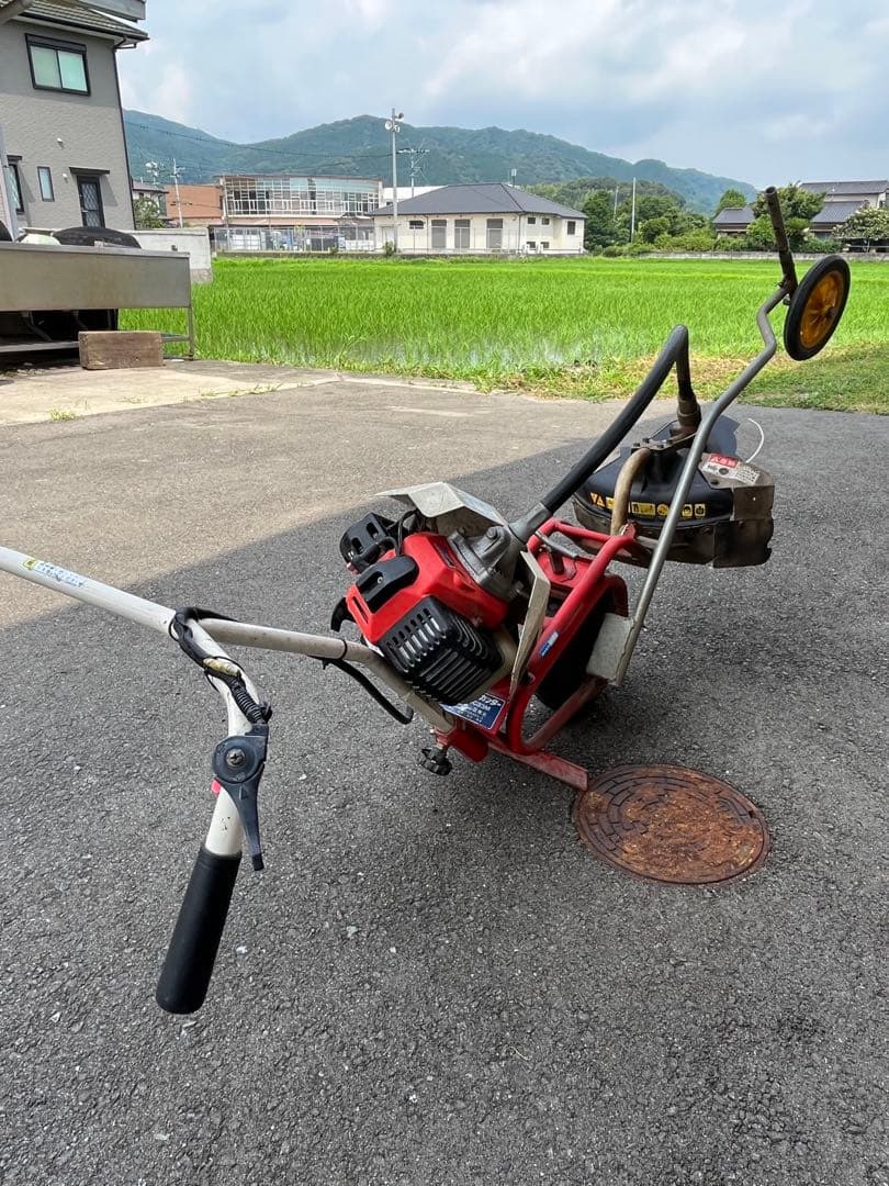 イリノウォーキングカッター IWBC 33M草刈機