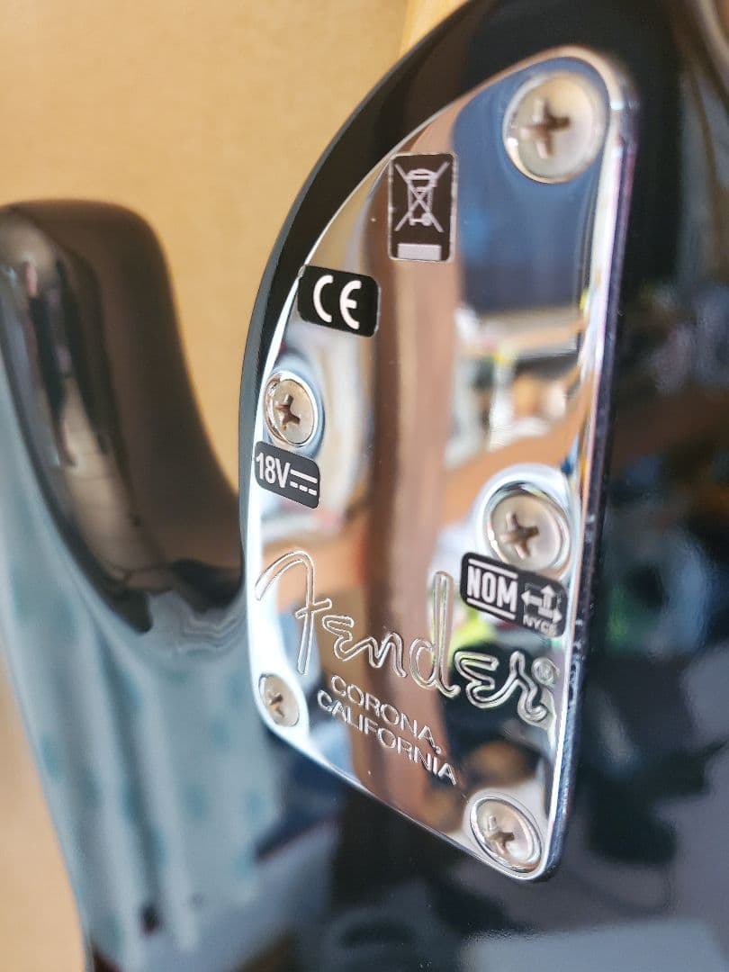 交渉可 American Elite Jazz Bass Black