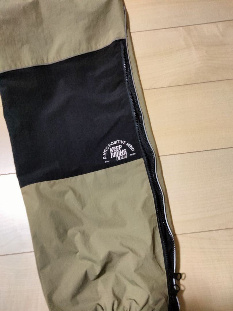 韓国人気ブランド　DIMITOスノーボードウェア　超美品　おまけ付き　更新