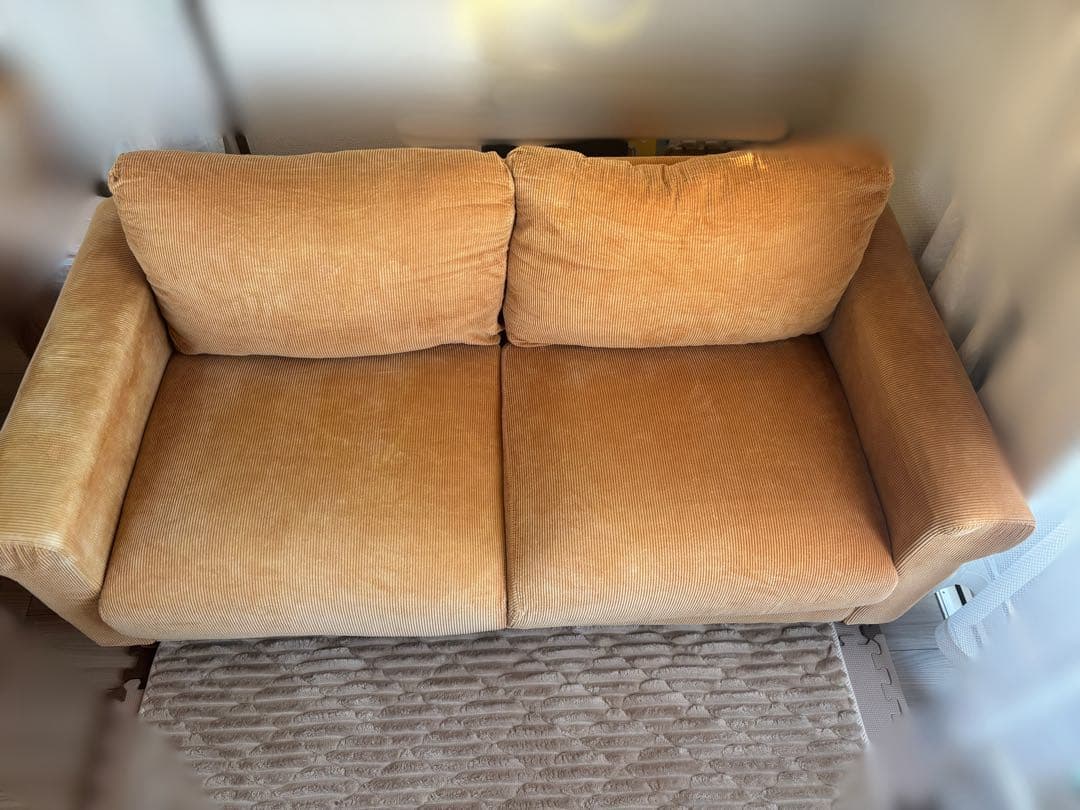 キャメルファブリック2人掛けソファ