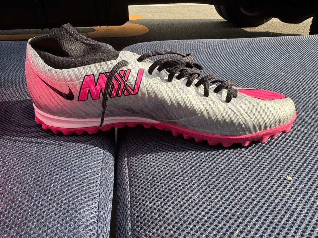 Nike Mercurial シルバー/ピンク 人工芝用シューズ