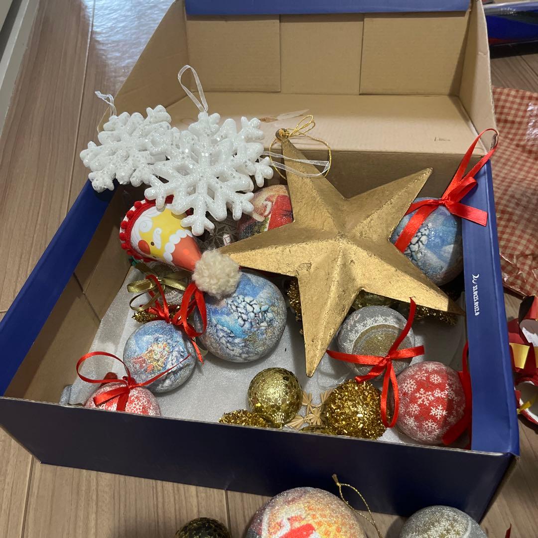 クリスマスツリー 松ぼっくり、オーナメント付き 緑