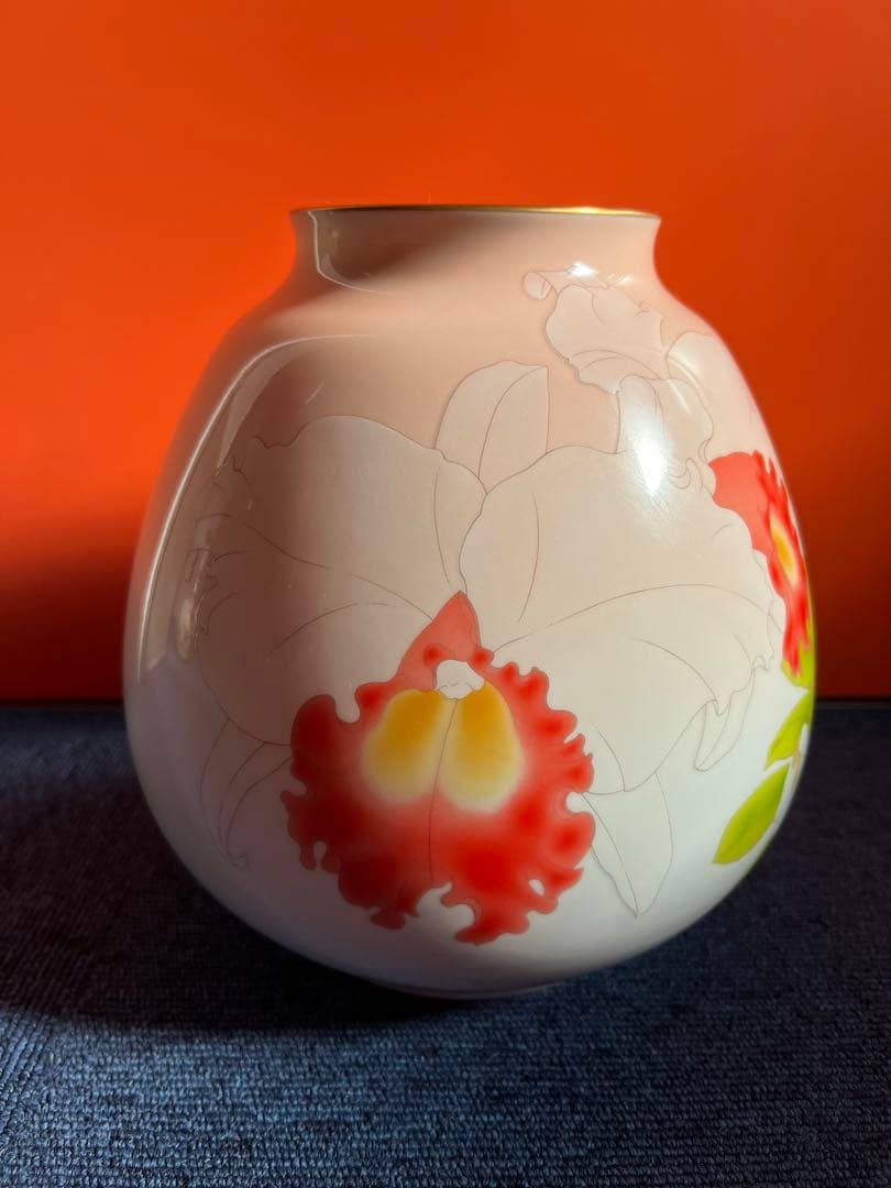 1258 香蘭社　金彩　胡蝶蘭　花瓶　花台付き　未使用