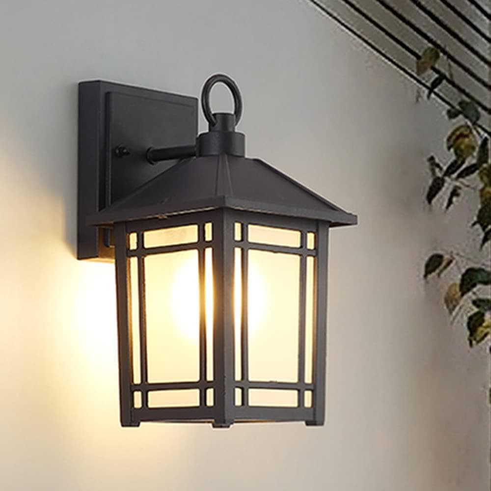 自動点灯・消灯機能　センサーライト　屋外照明　防水