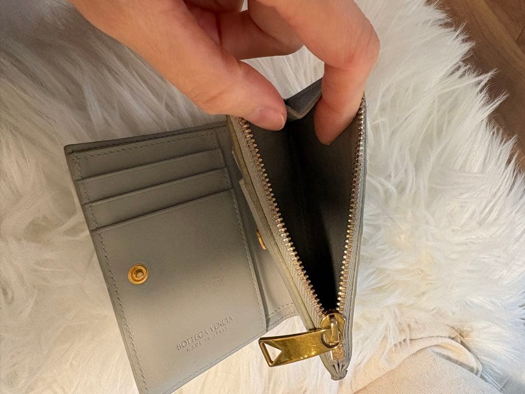 ボッテガヴェネタ　コンパクト二つ折り財布