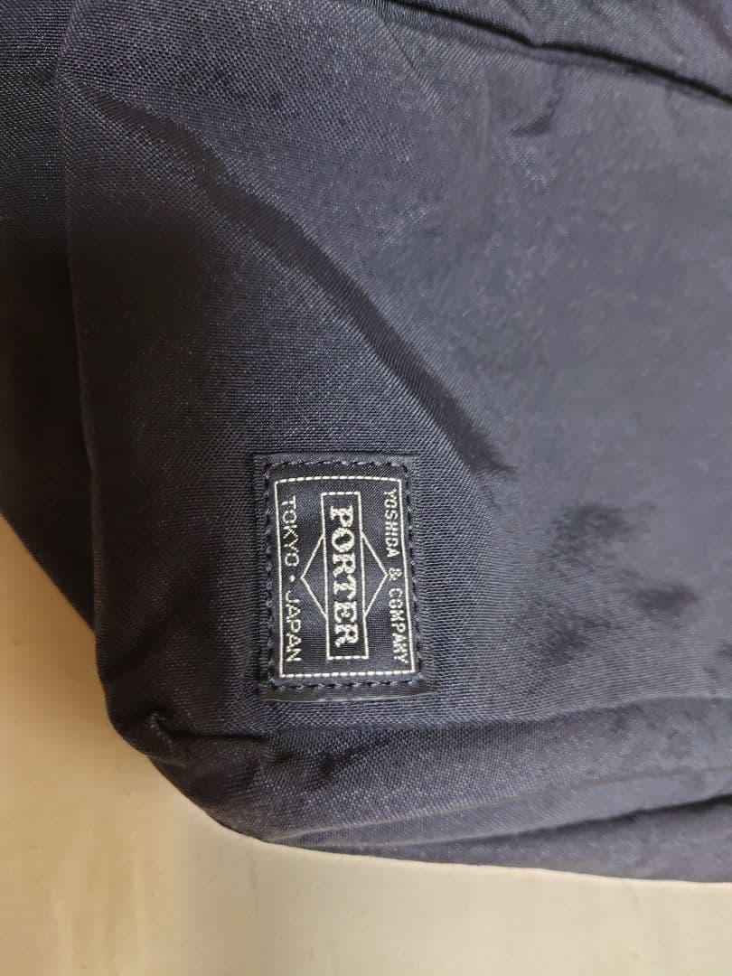 ポーター ブラック ショルダーバッグ　使いやすいサイズ