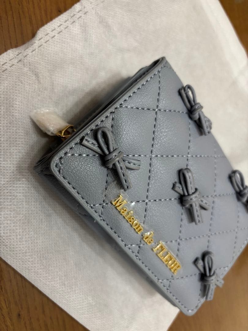 Maison de FLEUR キルティング 三つ折り 財布 水色 リボン