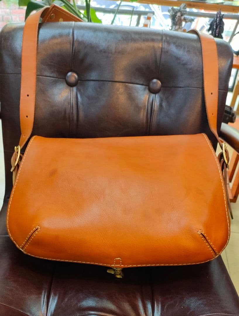 最終価格〜HERZ メッセンジャーバッグ (美品)