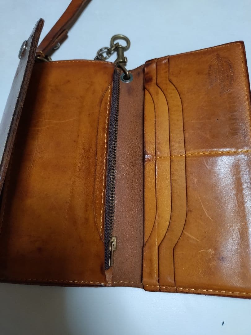 晴れる日　トイズマッコイ　レザー長財布 チェーンストラップ付き