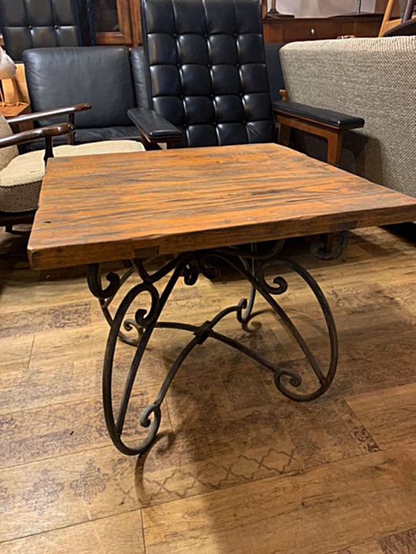 ヴィンテージ　アイアン脚テーブル