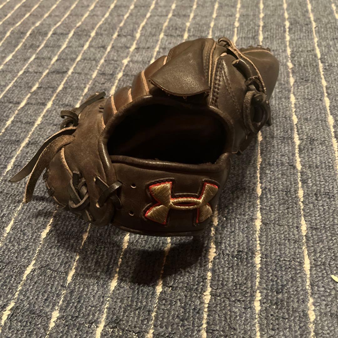 アンダーアーマー　軟式投手用グラブ