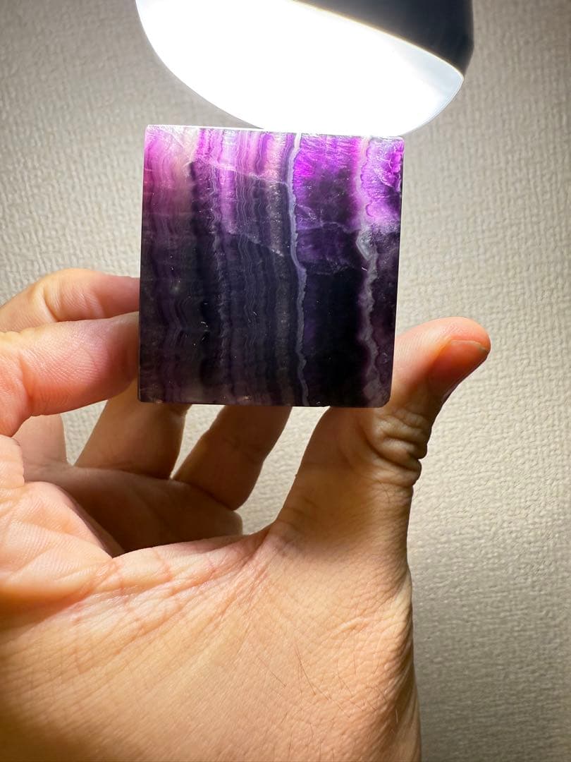 希少　極美品天然フローライト(蛍石)超大キューブ　台座付パワーストーン　送料無料