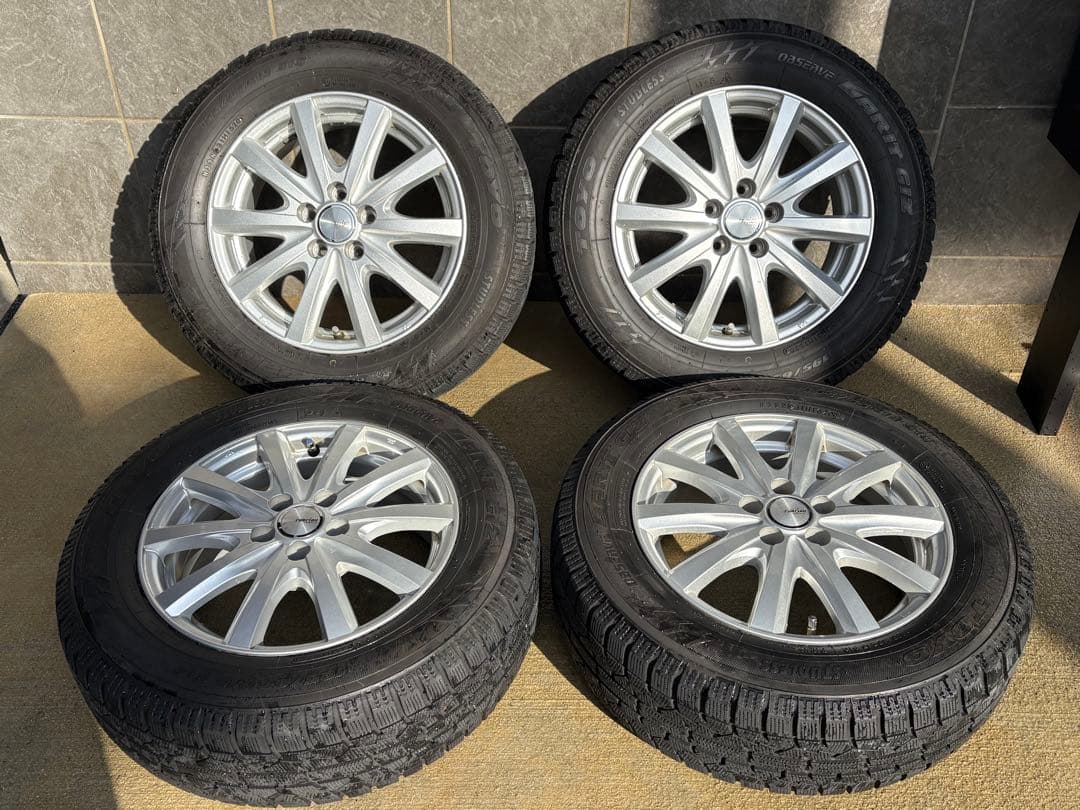 15インチスタッドレスタイヤ、ホイール4本セット
