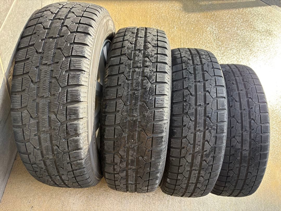 15インチスタッドレスタイヤ、ホイール4本セット