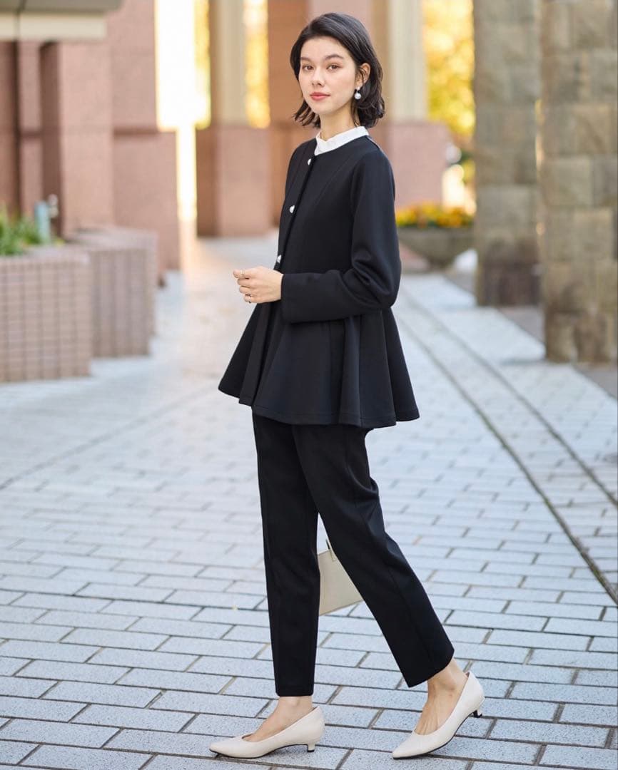 GeeRA ２点セット　ペプラムジャケット　テーパードパンツ　ベージュ　Mサイズ