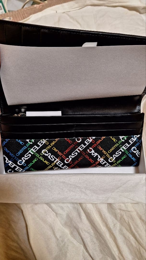 新品未使用カステルバジャック長財布 おまけ中古カステルバジャック長財布