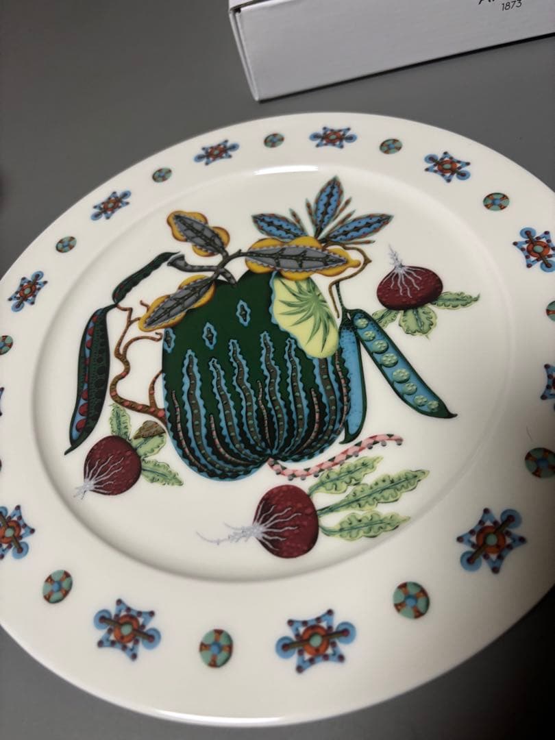 ittala 花と果物の美しいデザイン「タイカ　サト」