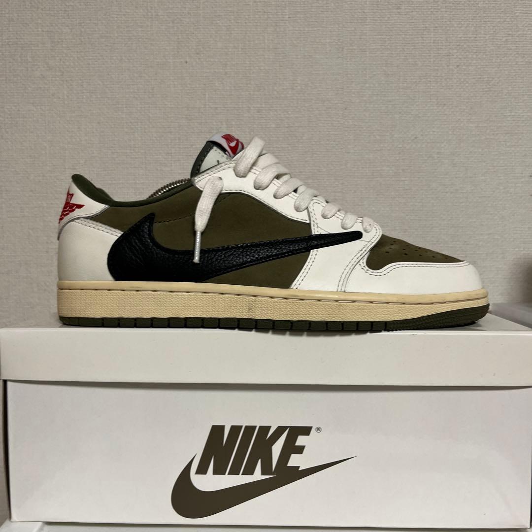 Travis Scott × Nike aj1 リバースオリーブ