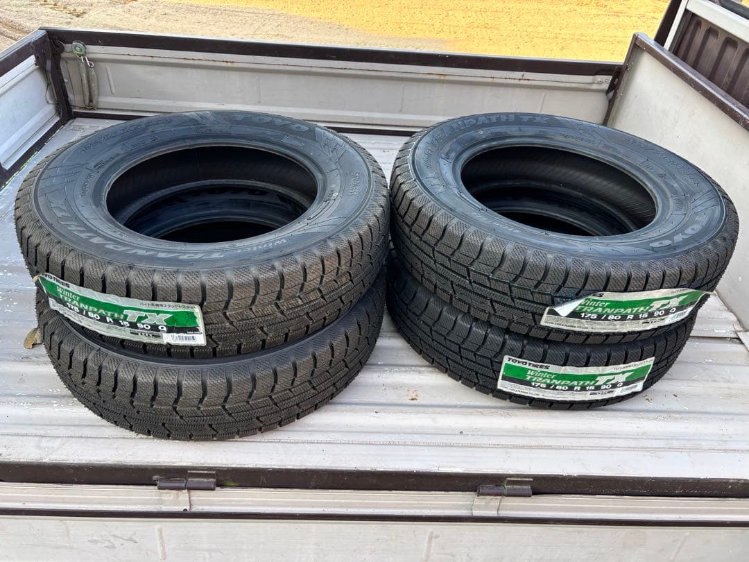 新品未使用　175/80R15 ウインタートランパスTX 2017年製