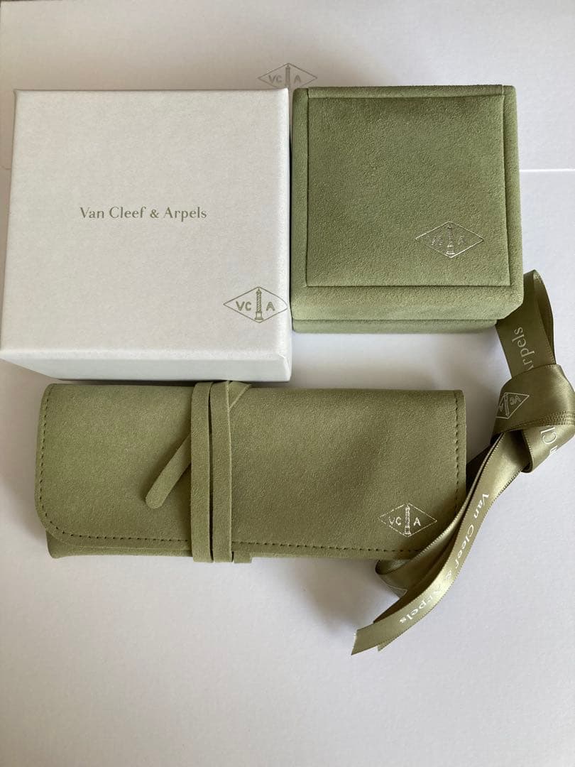 ヴァンクリーフ&アーペル ピアスケース 箱 ボックス クリーニングキット リボン