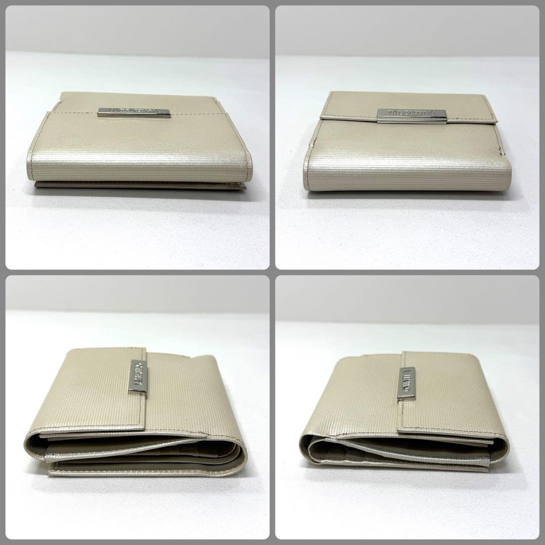 【新品】VALENTINO ヴァレンティノ 二つ折り財布 ロゴプレート ベージュ