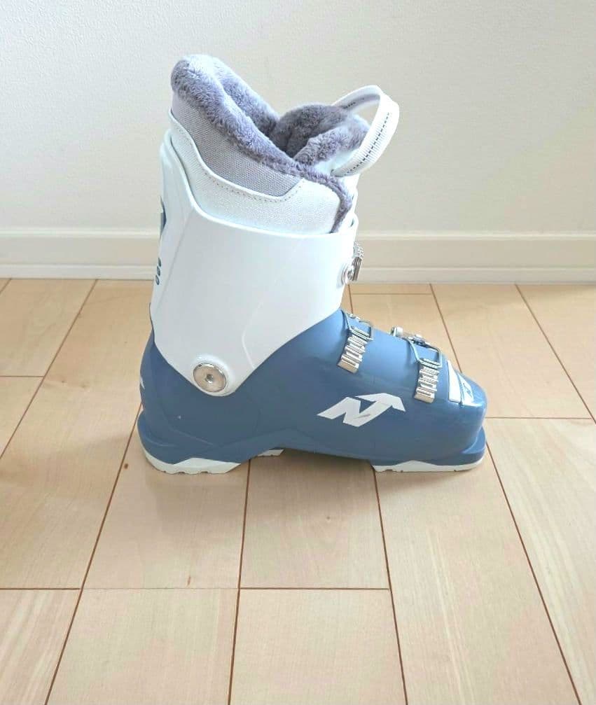 美品破損無【NORDICA】スキーブーツ 24.5 ブーツクリーニング済バッグ付