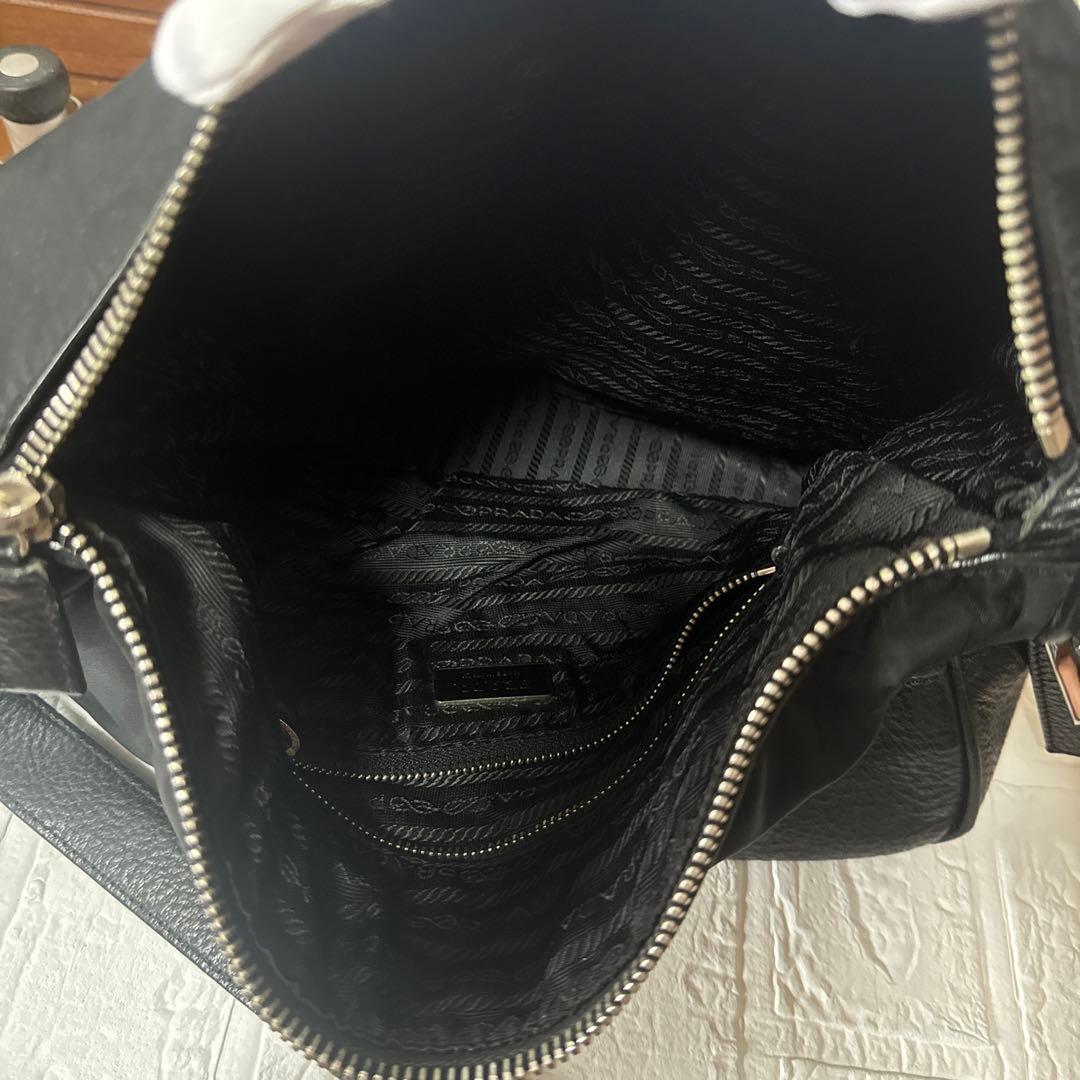 PRADA ショルダーバック　メッセンジャーバック