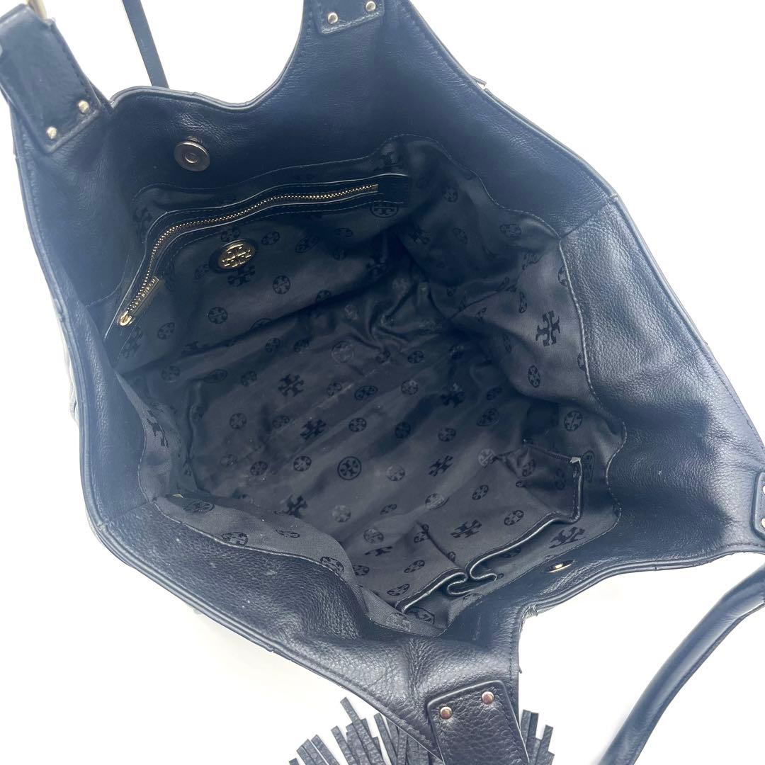 トリーバーチ トートバックハンドバッグ レザー ビッグロゴ タッセル シボ 黒