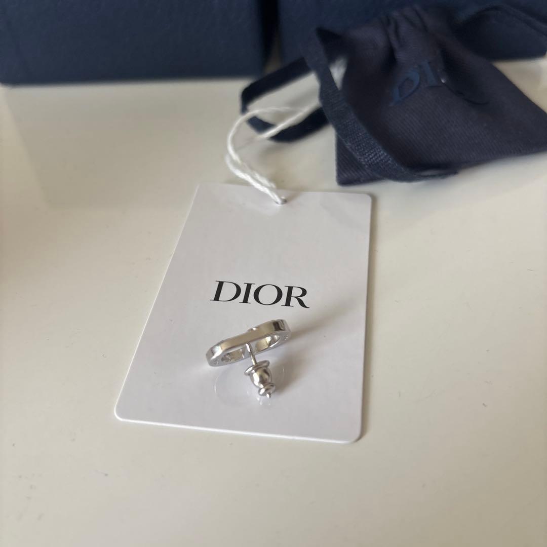 Diorピアス 片耳MOMO