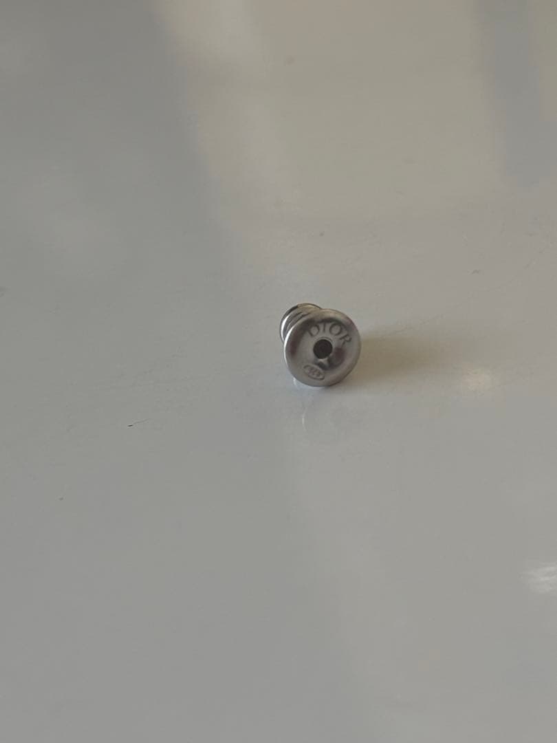 Diorピアス 片耳MOMO