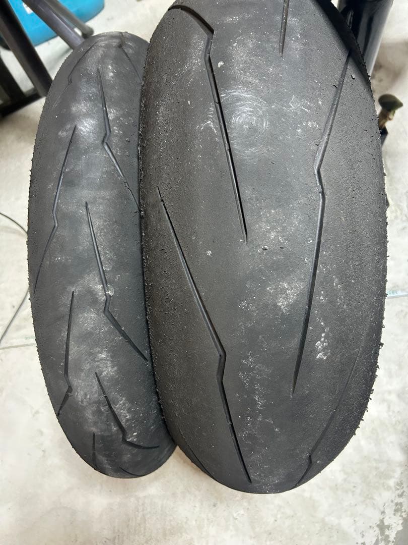 ピレリスーパーコルサv3 120/180