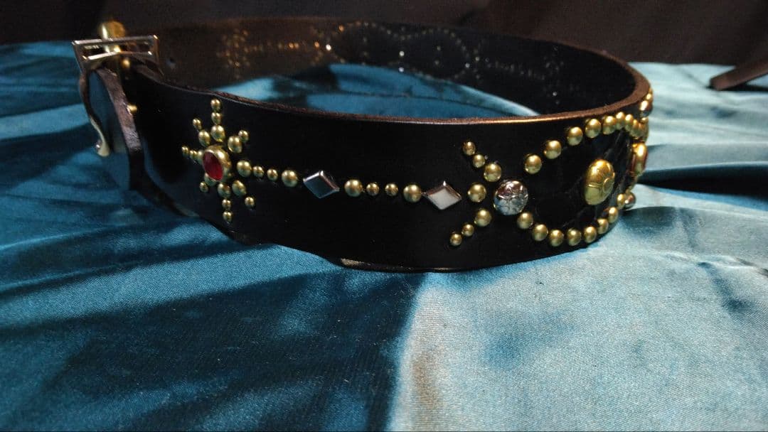 栃木レザー　ピーナッツインレイスタッズベルト　ブラック