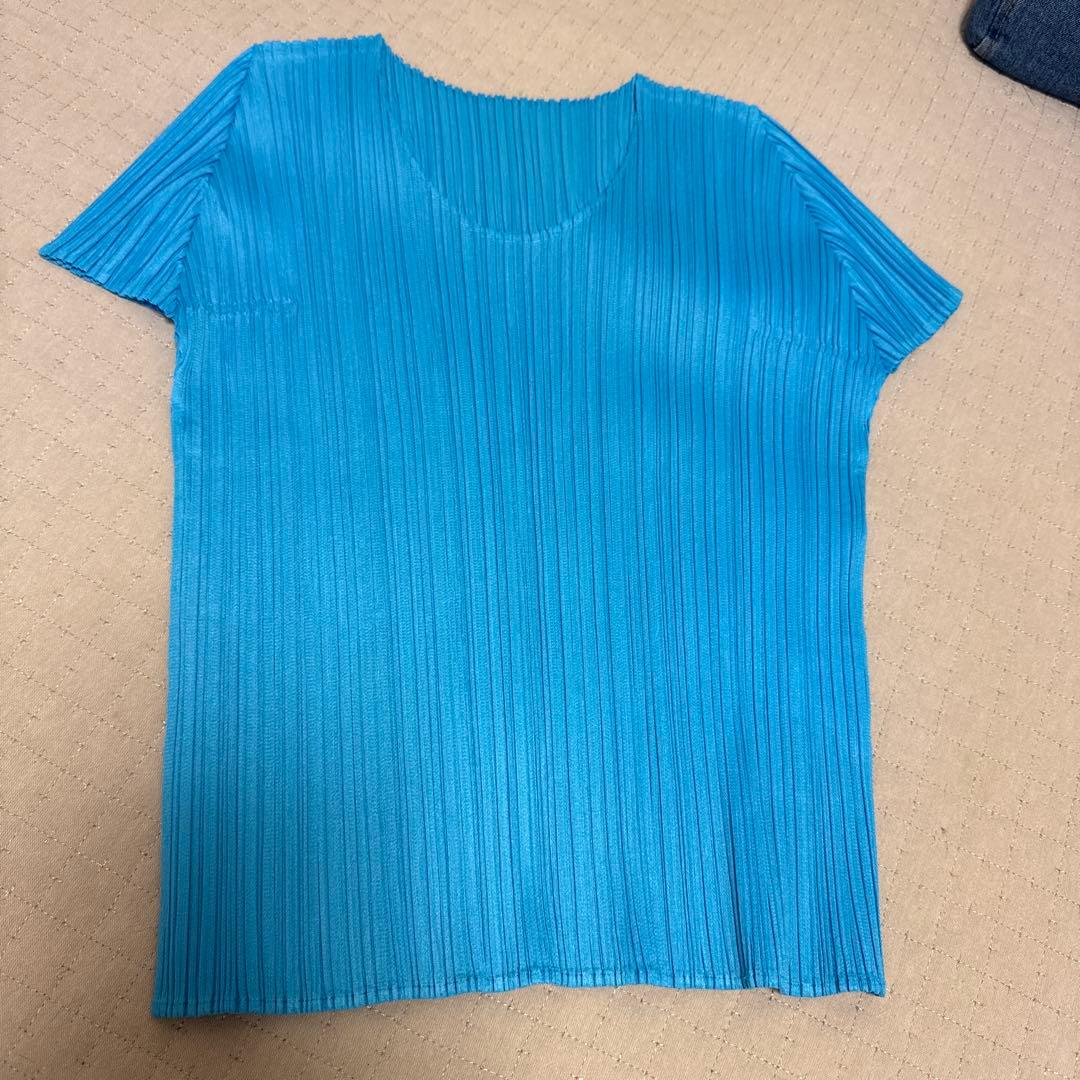 pleats please Tシャツ