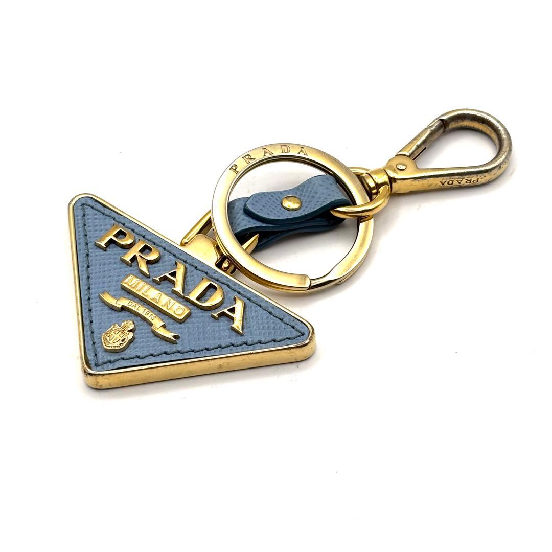 プラダ キーホルダー サフィアーノ キーリング ゴールド ロゴ 三角