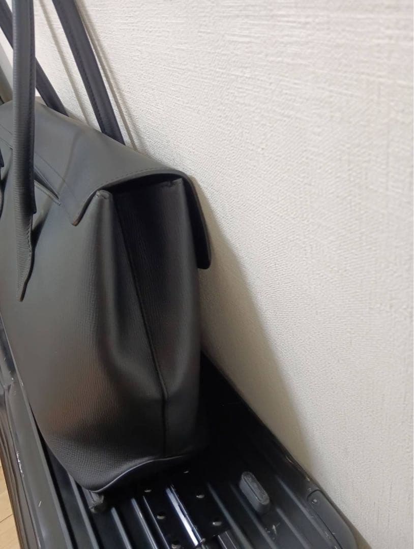 【FARO 】ブラック レザー　フラップトートバッグ