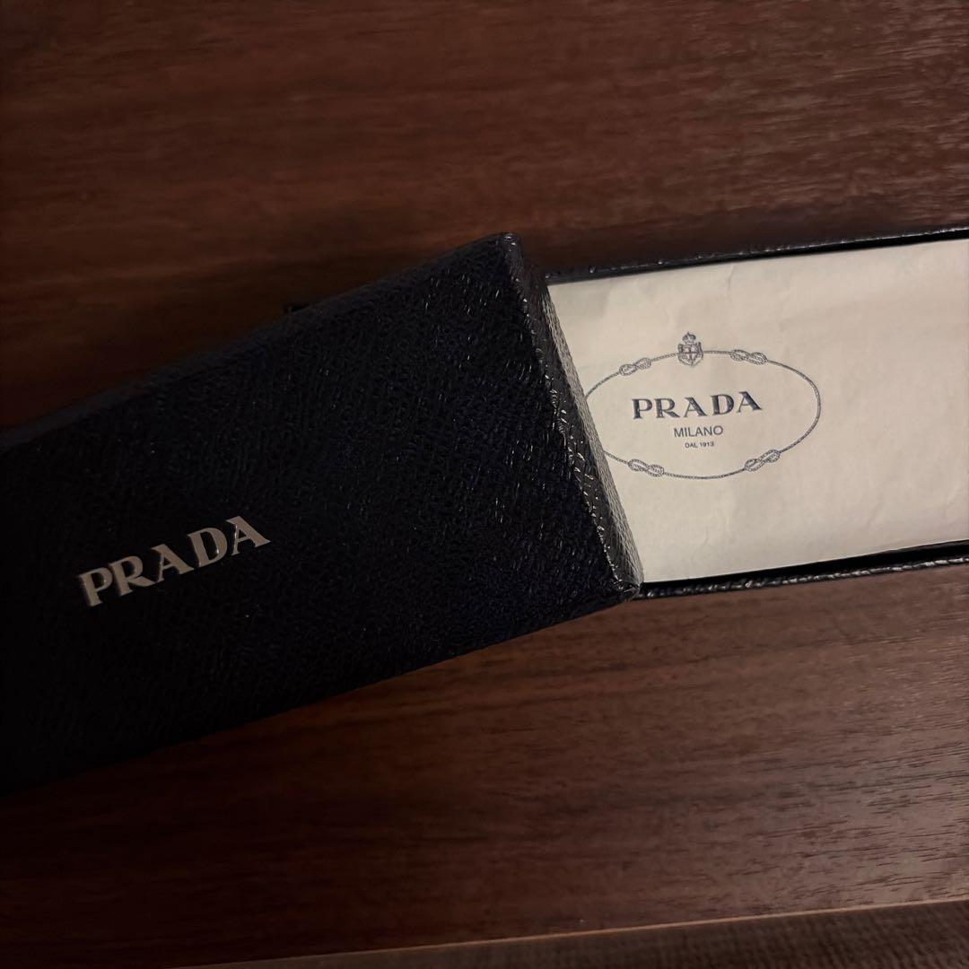 PRADA ロゴプレート キーホルダー