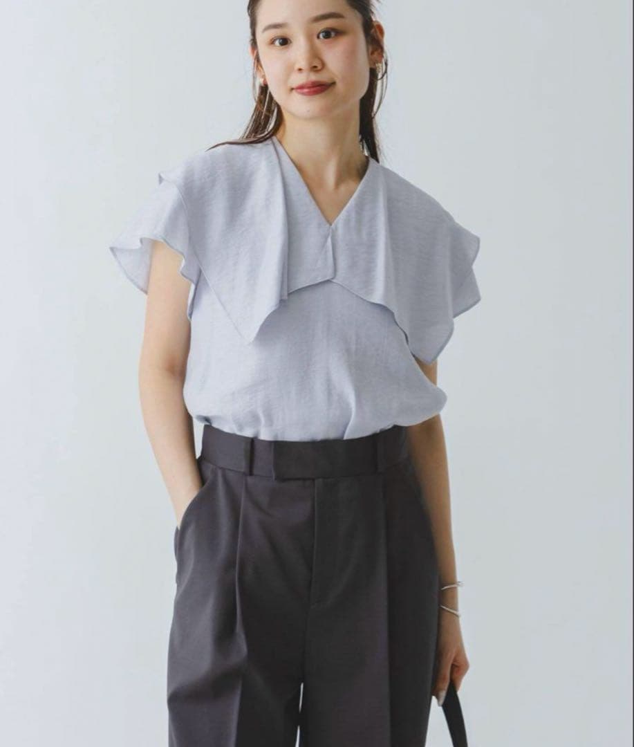 manaとなります。新品　Noble　ファジーリネン　半袖ブラウス　ブルー