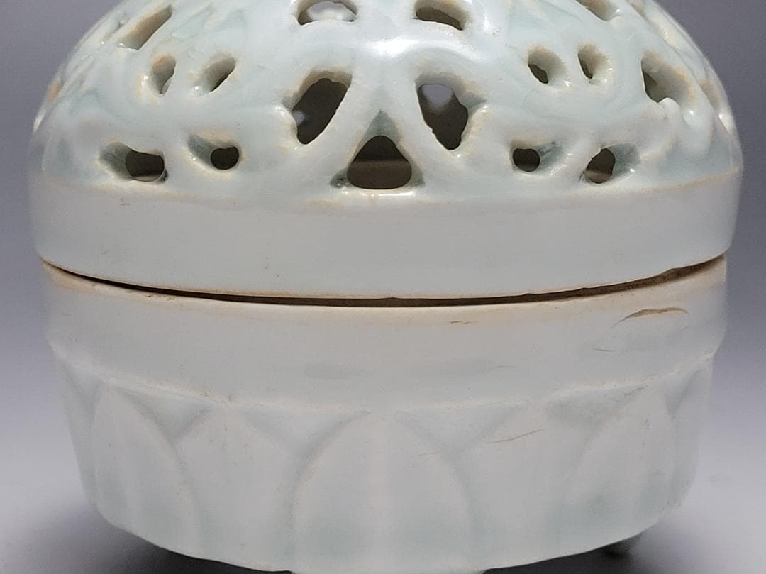 白釉 透刻紋 蓋香炉 宋元時代 幅約9cm