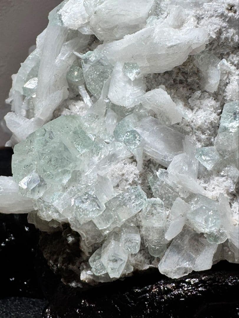 グリーンアポフィライト☆カルサイト共生☆クラスター☆台座付き☆