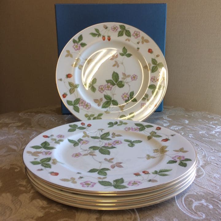 新品英国製【黒壺】 ビクトリア調みずみずしい野苺と金彩ディナー皿