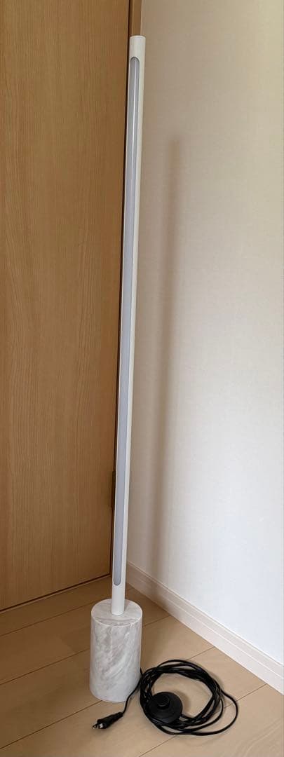 Venus Lighting LED一体型フロアライト、大理石