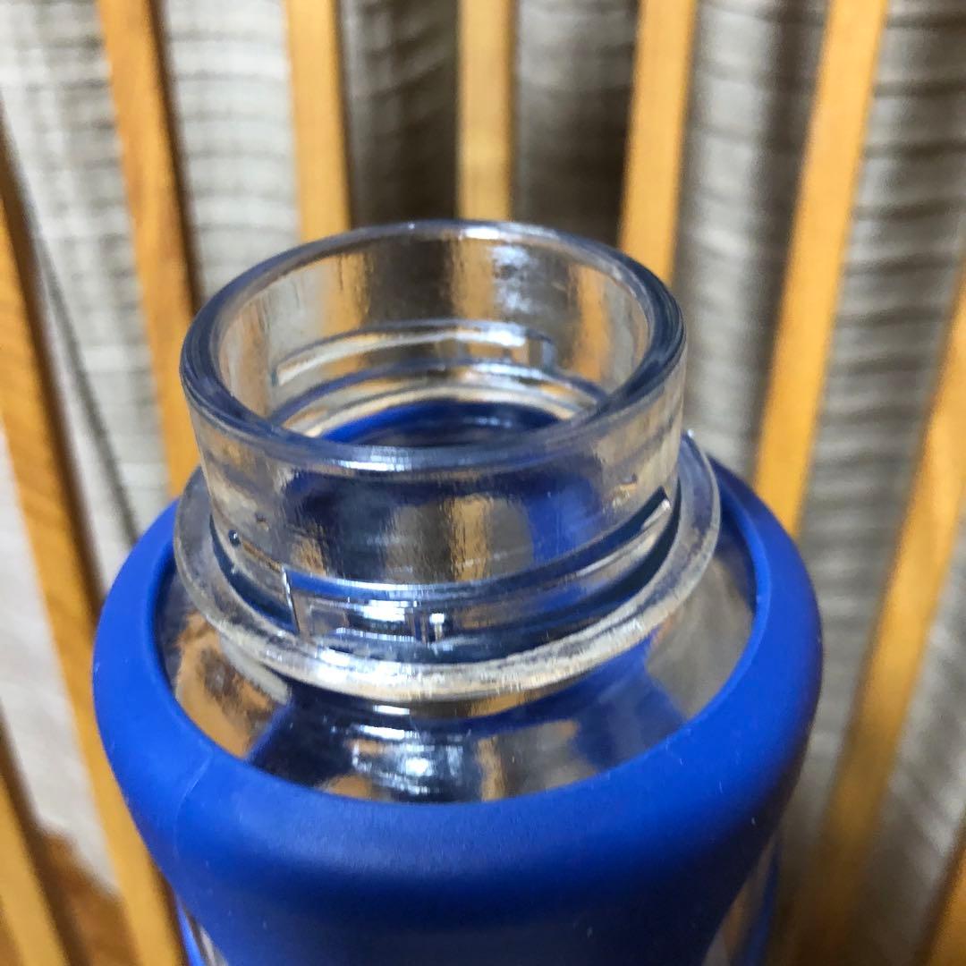 Ello Pure Glass Water Bottle。