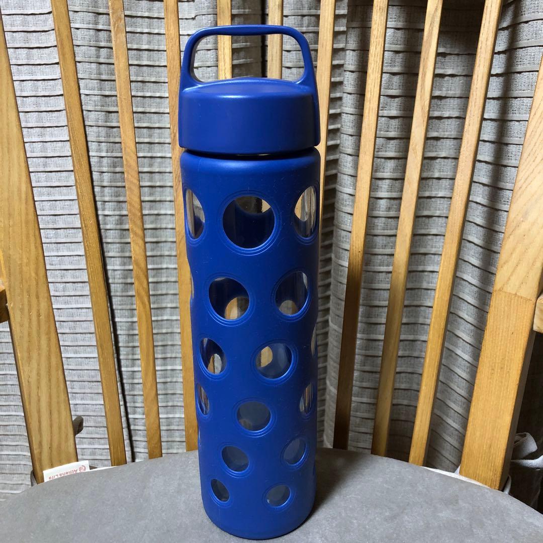 Ello Pure Glass Water Bottle。