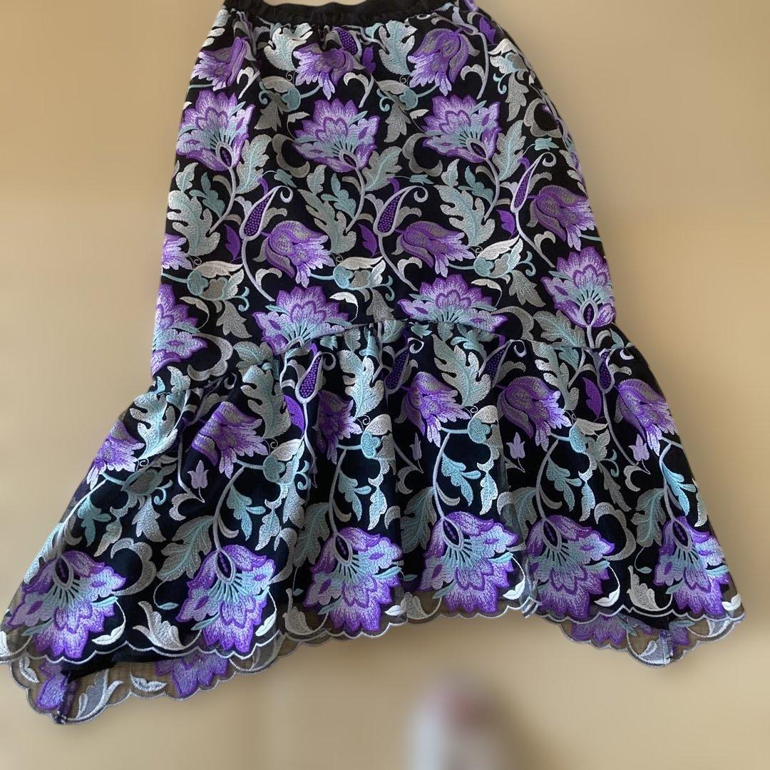 刺繍入りフレアスカート 黒紫青