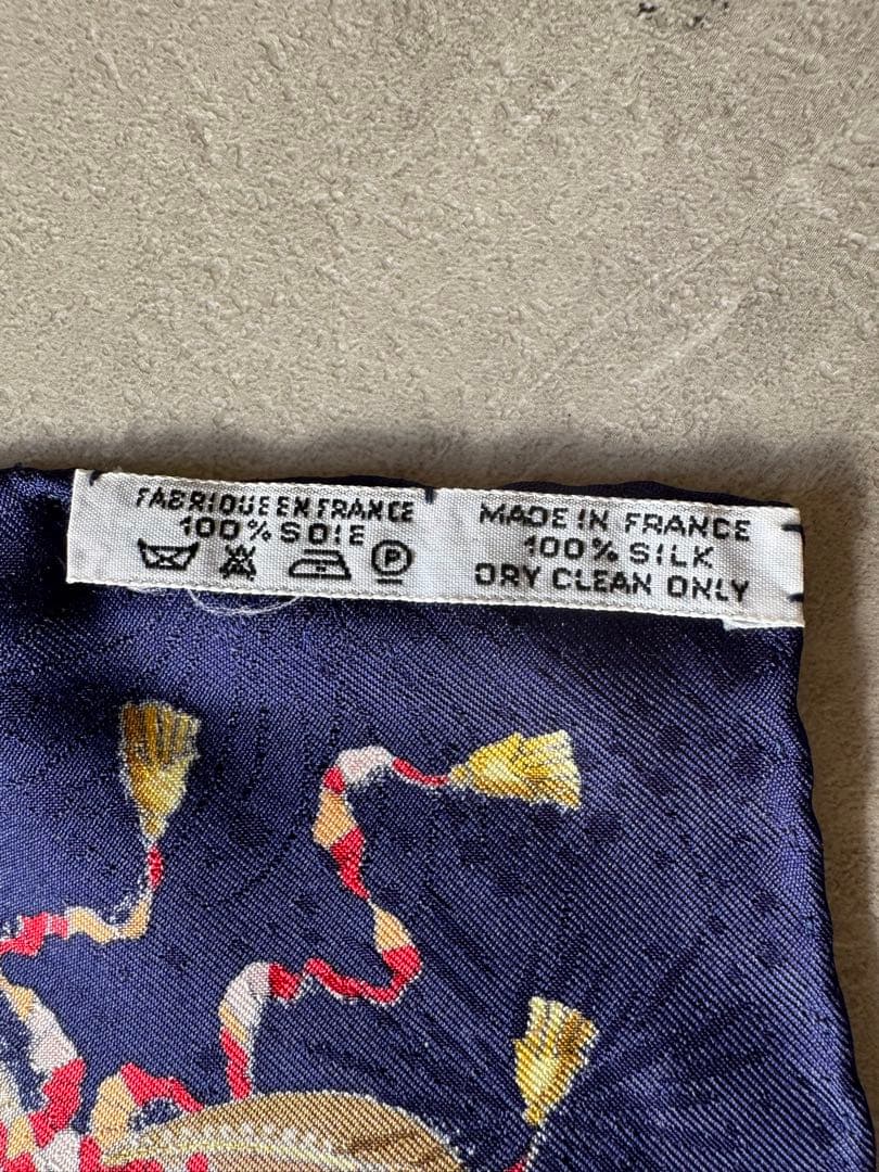 HERMÈS エルメス カレ90 シルクスカーフ 太陽王の祝典 箱付き