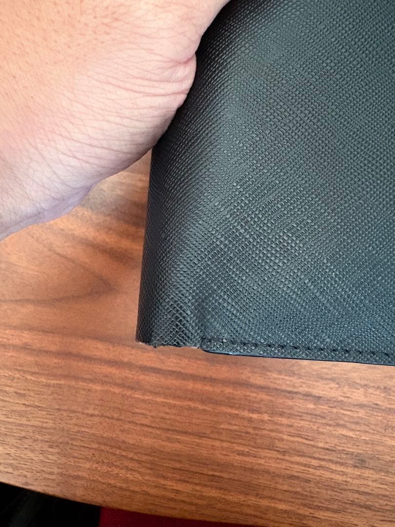 RRE　PRADA サフィアーノレザー二つ折り財布　黒