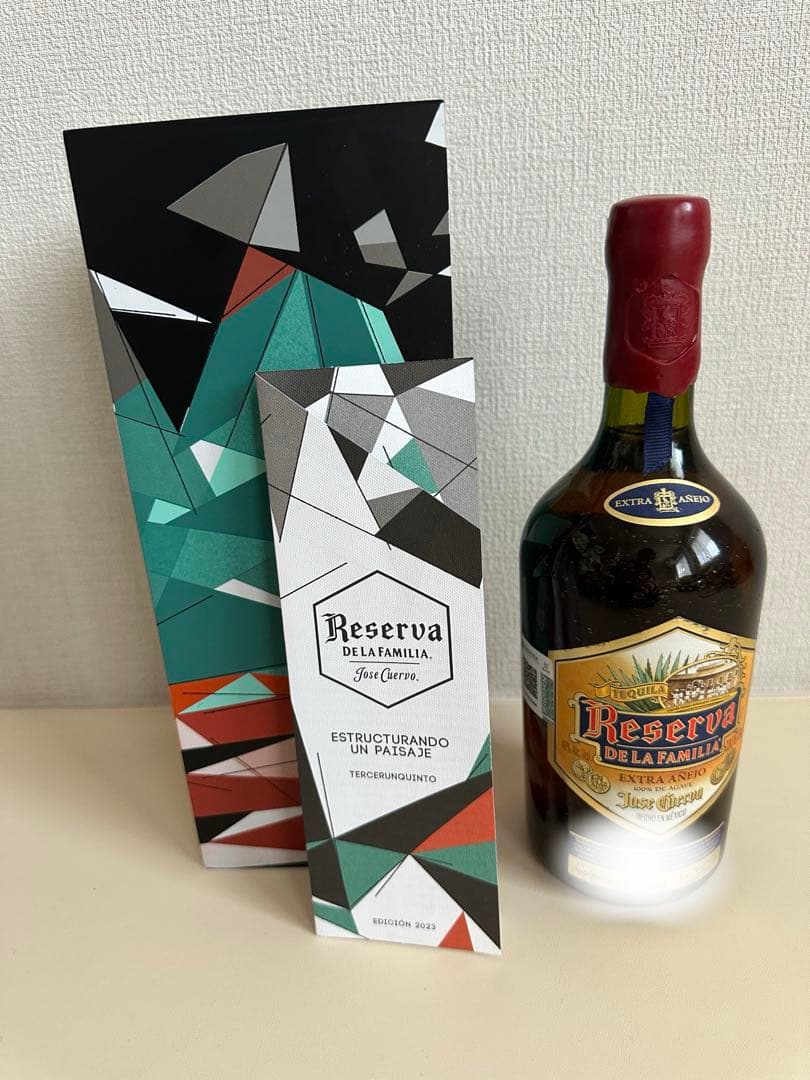 ホセ クエルヴォ レゼルバ デ ラ ファミリア テキーラ 750ml 40％