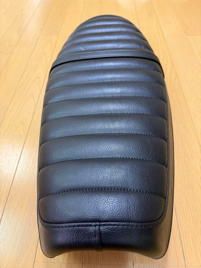 TRIUMPH トライアンフ　純正オプションシート　ブラック