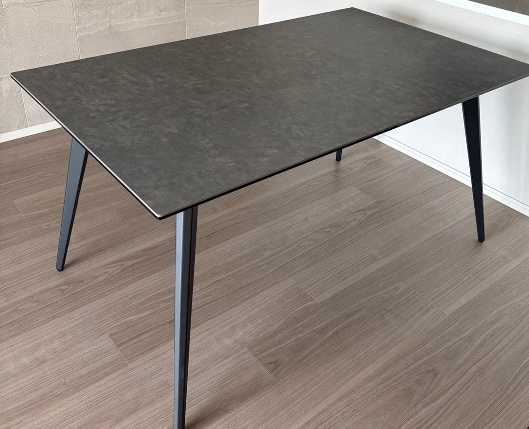 TARNY ダルトン セラミック ダイニングテーブル 定価140,800円